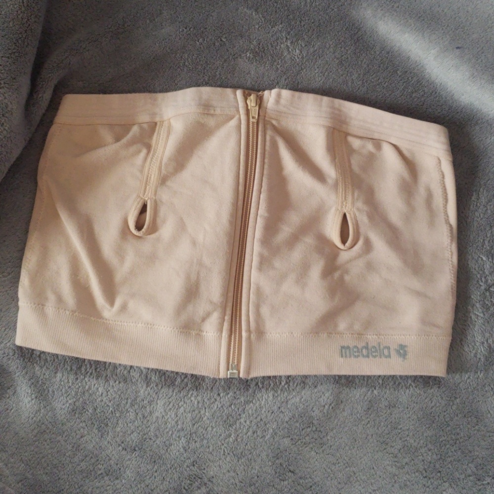 Medela Hands Free Pumping Bra Large